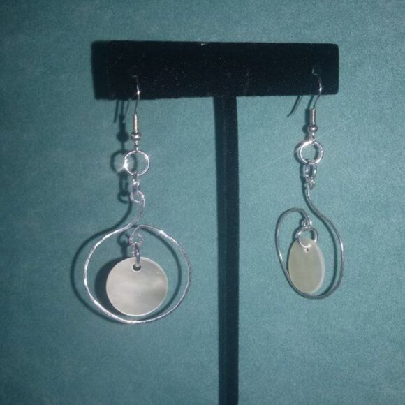 Handmade sterling silver & mother of pearl French hook dangling earrings - Picture 12 of 14